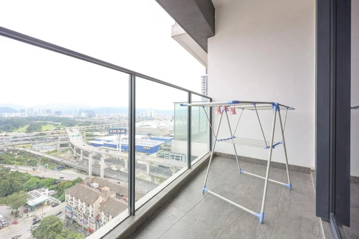 Continew Trx Corner With Dual Balconies & 2 Bedrooms Kuala Lumpur