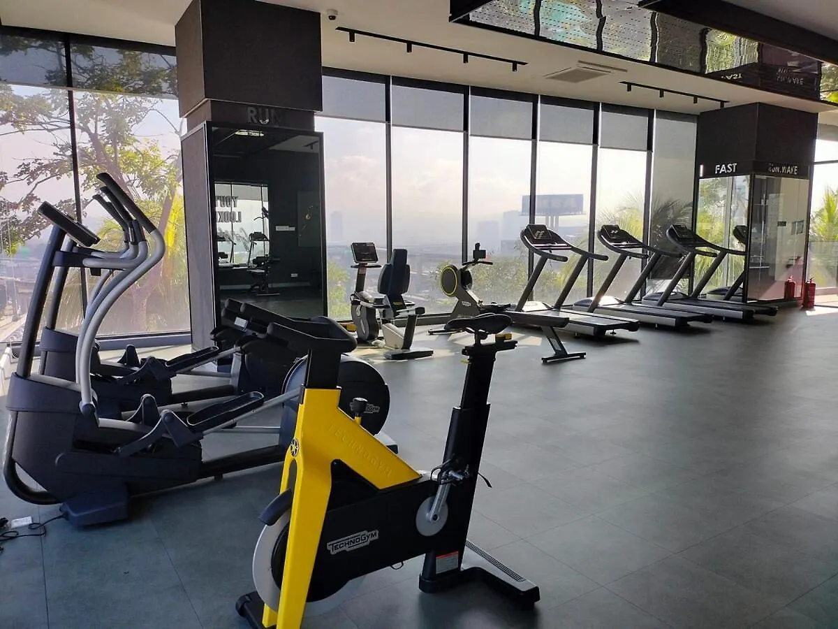 Continew Trx Corner With Dual Balconies & 2 Bedrooms Kuala Lumpur 0*,