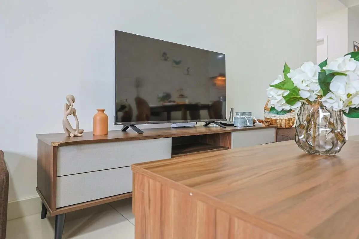 Continew Trx Corner With Dual Balconies & 2 Bedrooms Kuala Lumpur Apartment