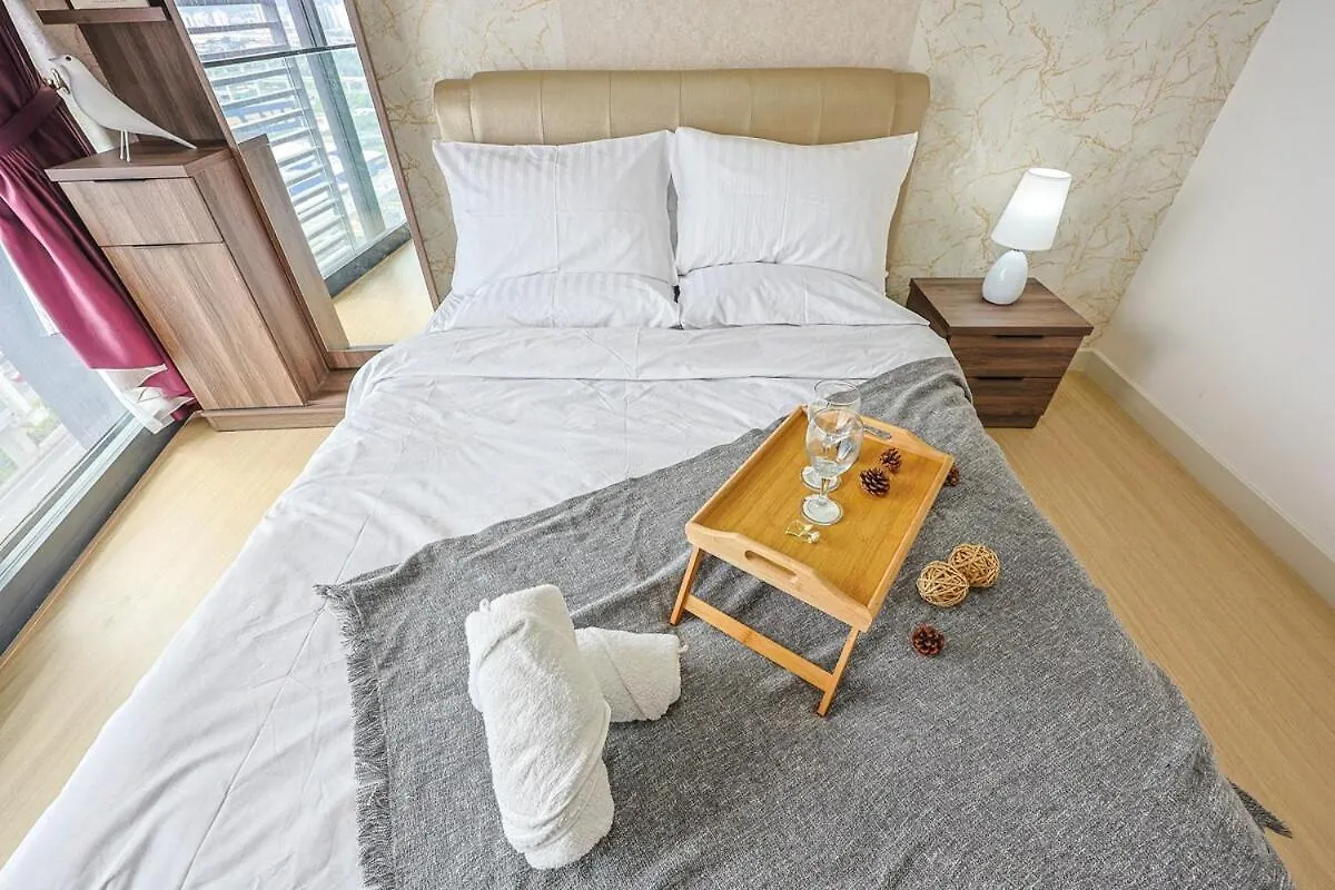 Continew Trx Corner With Dual Balconies & 2 Bedrooms Kuala Lumpur Apartment