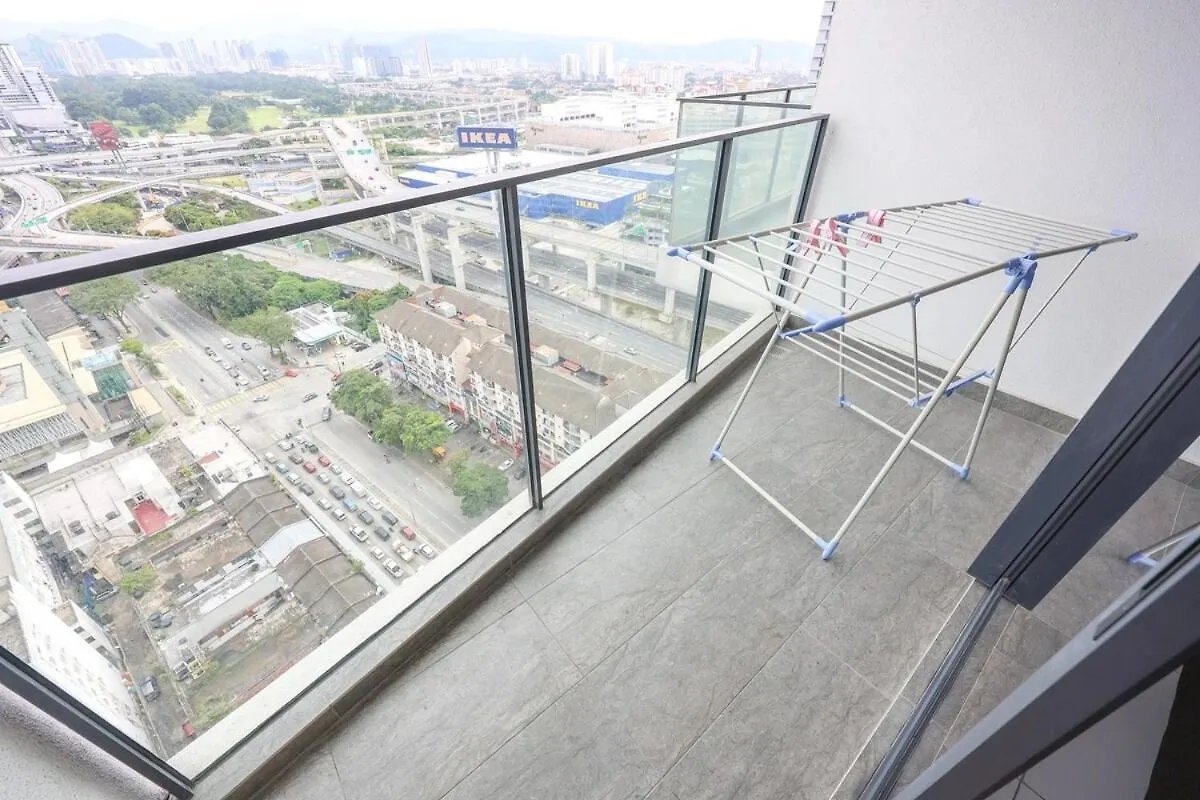 Continew Trx Corner With Dual Balconies & 2 Bedrooms Kuala Lumpur Malaysia