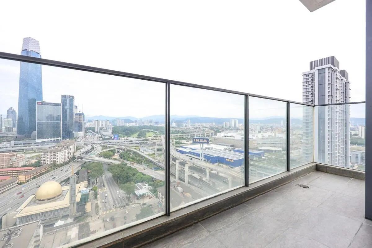 Continew Trx Corner With Dual Balconies & 2 Bedrooms Kuala Lumpur Malaysia